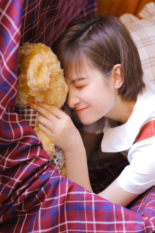 情窦初开的小姑娘
